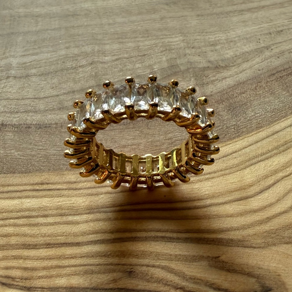 Gold Baguette Ring - Picture 3 of 7
